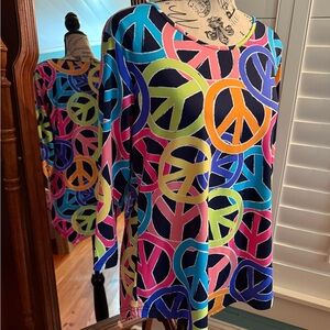 Lulu-B Multicolor Peace Sign Top